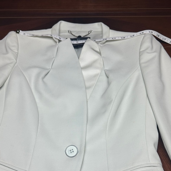 Salvatore Ferragamo Elegant White Women's Blazer and trousers SET, sz 40 IT/6 US - Picture 3 of 16